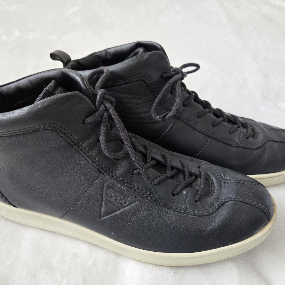 Ecco Women's Black High-Top Leather Shoes